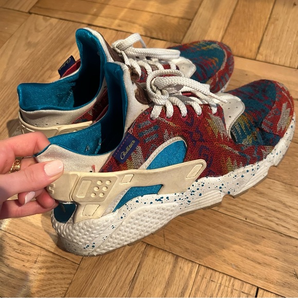 NIKEiD Aztec Tribal Red Print Pendleton AIR HUARACHE US Men’s 9 - Picture 2 of 9